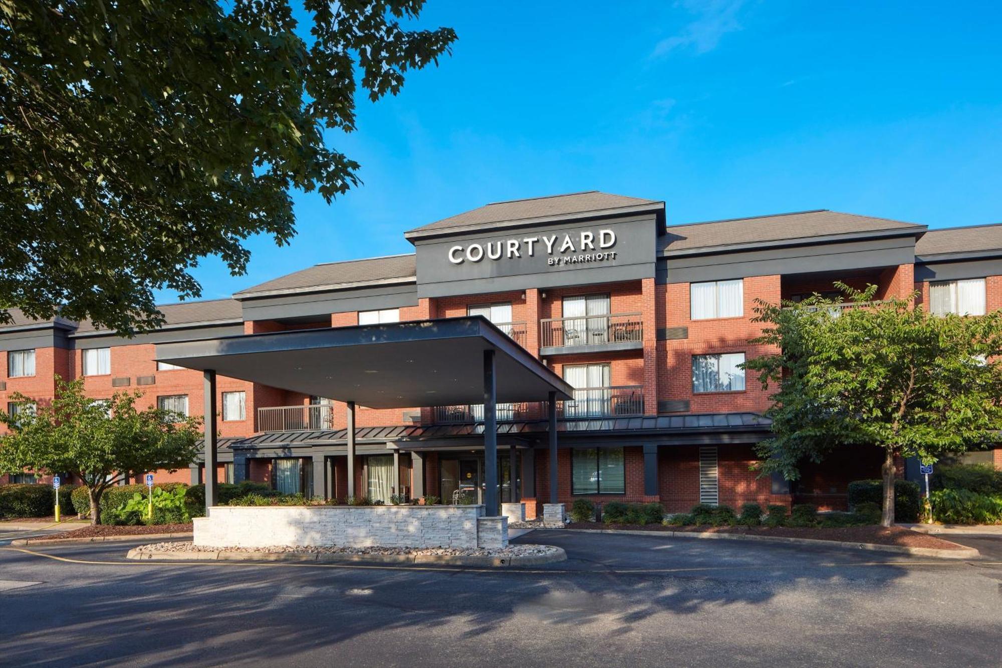 Courtyard Newport News Yorktown Hotell Exteriör bild